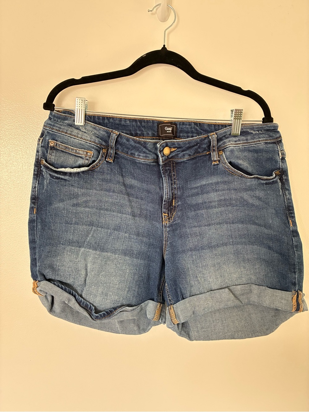 GAP Women's Cuffed Mid-Blue Denim Shorts